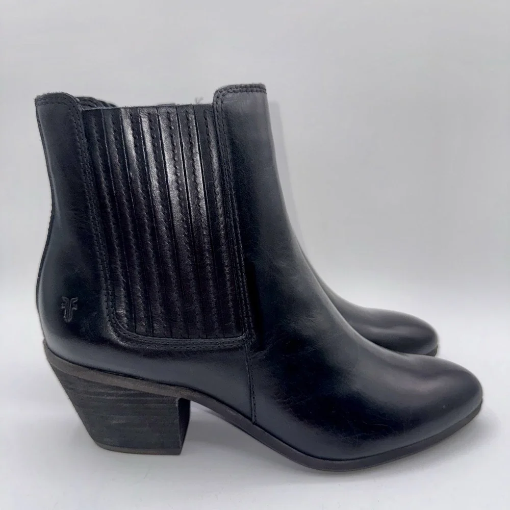 Frye Sandra Boots Women's Size 8.5 Black‎ Leather Bootie